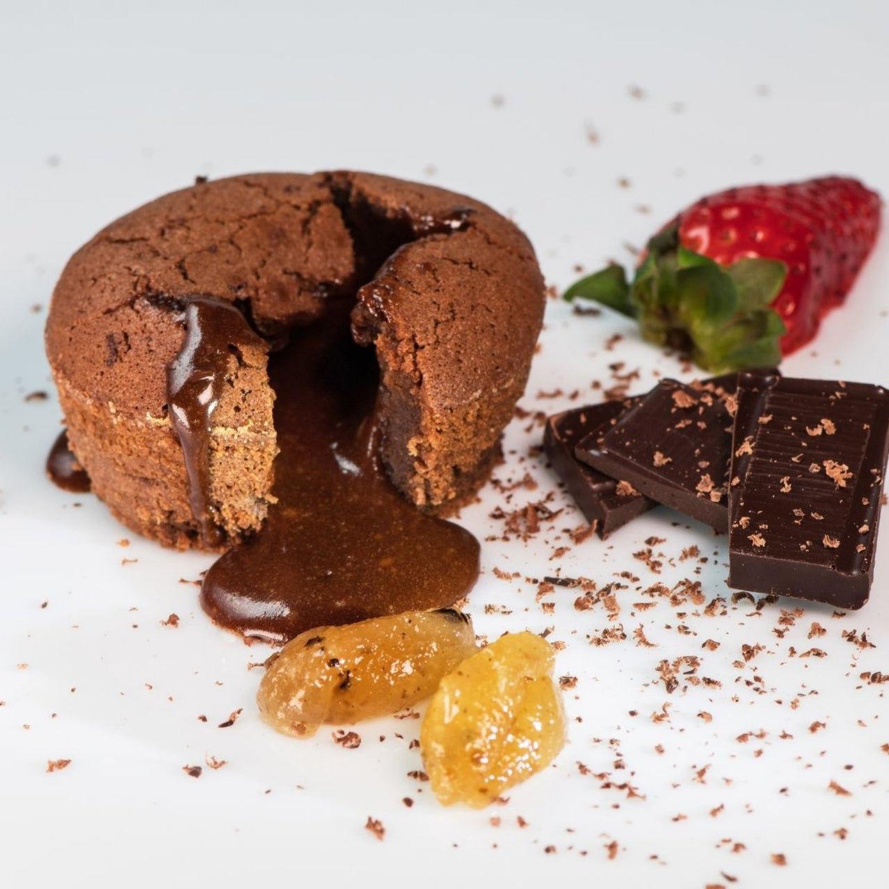 Chocolate souffle with truffle jam | Marqt.no
