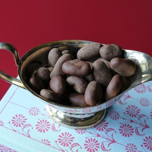 Chocolate covered aromatic cocoa beans - Marqt.no